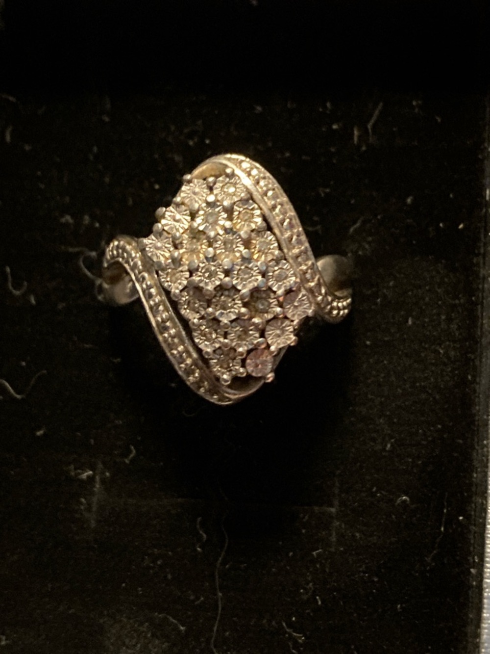 Diamond and sterling silver ring, 8
